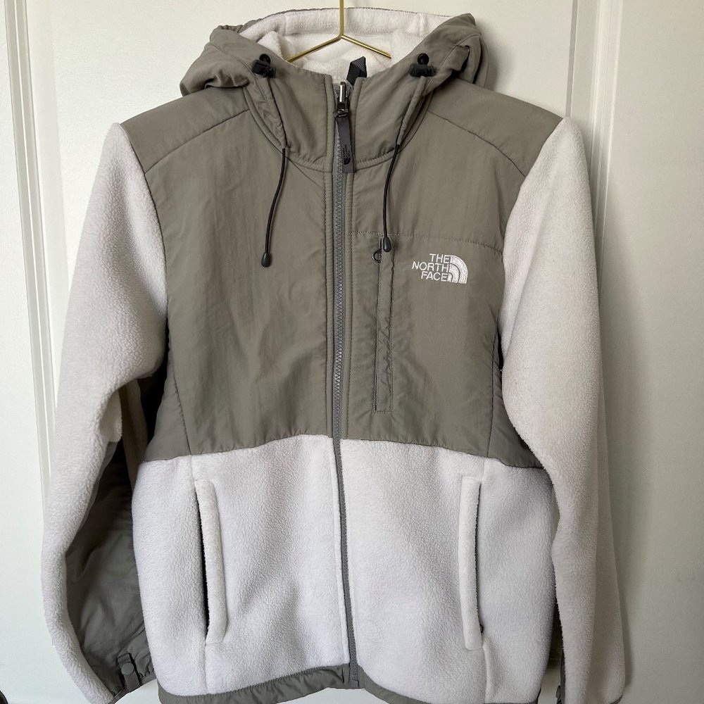 Women's White Denali 2 Fleece Jacket by The North Face, Size Small